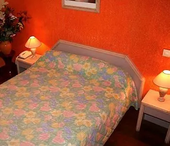 Azur Hotel 3*